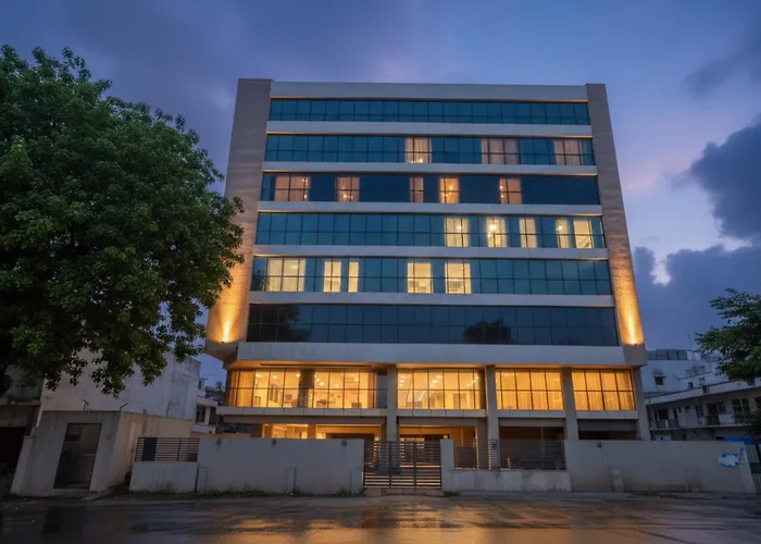 Fabhotel Royal International - Nr Mumbai International Airport